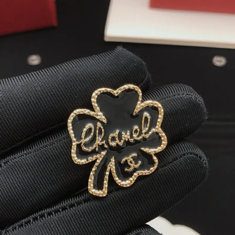 chanel brooches pour femme s_1234a771